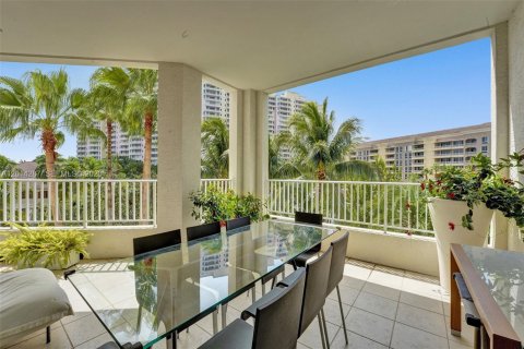 Condo in Key Biscayne, Florida, 2 bedrooms  № 2076509 - photo 11