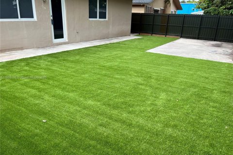 Casa en alquiler en Miami, Florida, 3 dormitorios, 214.14 m2 № 1979389 - foto 17