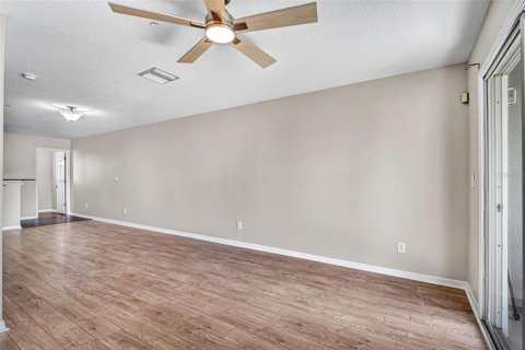 Touwnhouse à louer à Tampa, Floride: 2 chambres, 111.48 m2 № 2386590 - photo 23