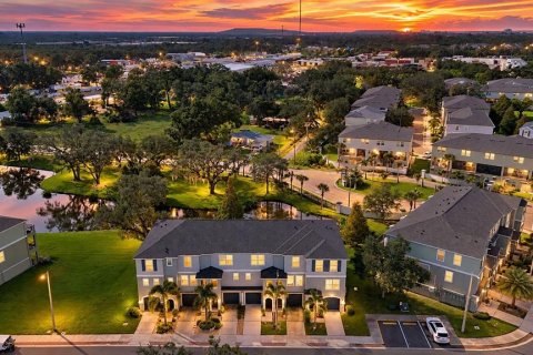 Touwnhouse à PALM RIVER TOWNHOMES à Tampa, Floride 2 chambres, 111.48 m2 № 2386590