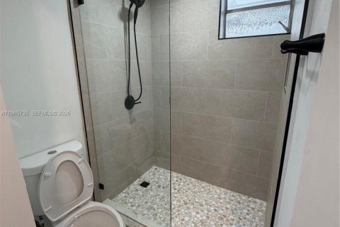 Townhouse in Miami, Florida 3 bedrooms, 152.36 sq.m. № 2031403 - photo 9