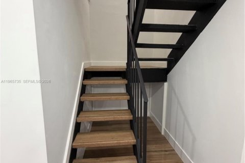 Townhouse in Miami, Florida 3 bedrooms, 152.36 sq.m. № 2031403 - photo 14