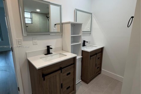 Townhouse in Miami, Florida 3 bedrooms, 152.36 sq.m. № 2031403 - photo 8