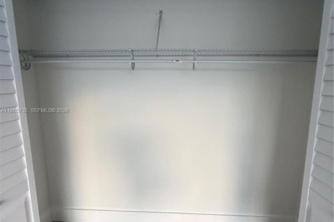 Townhouse in Miami, Florida 3 bedrooms, 152.36 sq.m. № 2031403 - photo 13