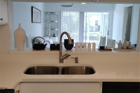 Condo in Saint Petersburg, Florida, 2 bedrooms  № 1513967 - photo 15
