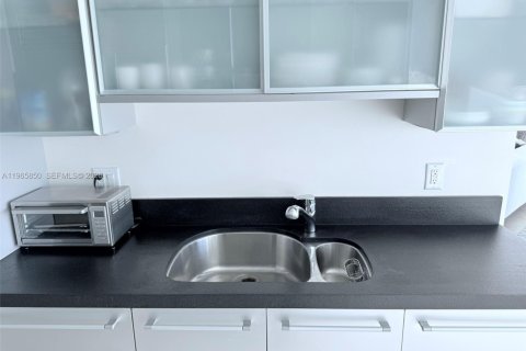 Copropriété à louer à Sunny Isles Beach, Floride: 2 chambres, 119.75 m2 № 2028052 - photo 19