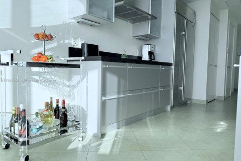 Copropriété à louer à Sunny Isles Beach, Floride: 2 chambres, 119.75 m2 № 2028052 - photo 18