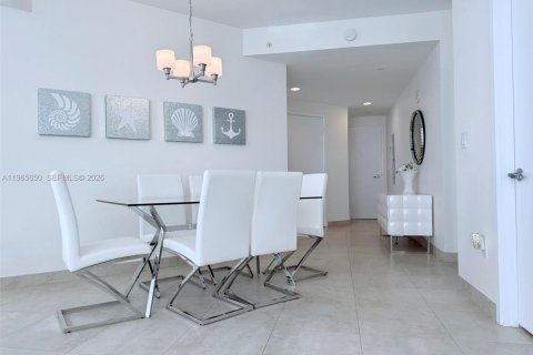 Copropriété à louer à Sunny Isles Beach, Floride: 2 chambres, 119.75 m2 № 2028052 - photo 6