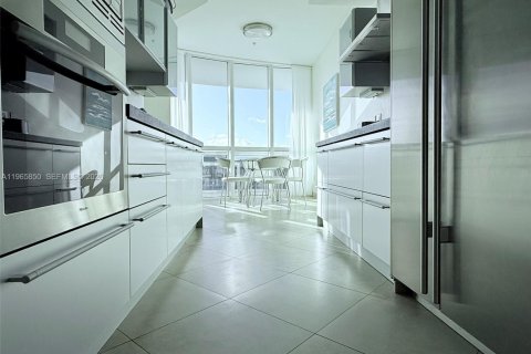 Copropriété à louer à Sunny Isles Beach, Floride: 2 chambres, 119.75 m2 № 2028052 - photo 15