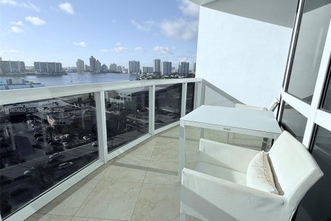 Copropriété à louer à Sunny Isles Beach, Floride: 2 chambres, 119.75 m2 № 2028052 - photo 25