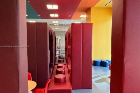 Copropriété à vendre à Miami, Floride: 3 chambres, 154.22 m2 № 1938345 - photo 26