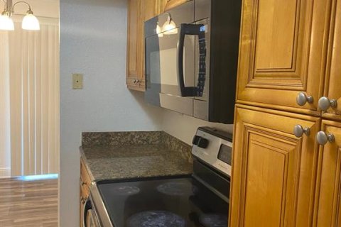 Condominio en alquiler en Orlando, Florida, 2 dormitorios, 90.67 m2 № 1915437 - foto 7