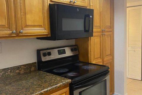Condominio en alquiler en Orlando, Florida, 2 dormitorios, 90.67 m2 № 1915437 - foto 6