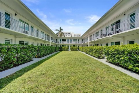 Appartement à louer à Bay Harbor Islands, Floride: 37.16 m2 № 2031456 - photo 5