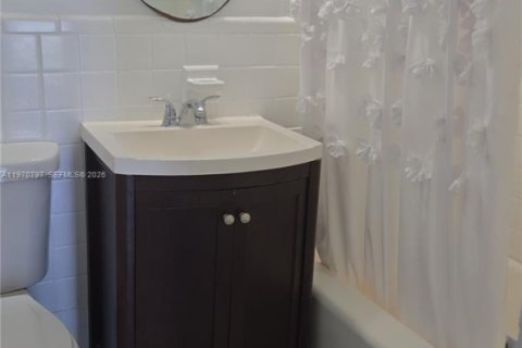 Appartement à louer à Bay Harbor Islands, Floride: 37.16 m2 № 2031456 - photo 3