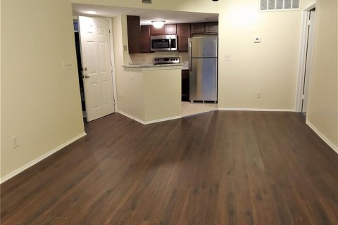 Copropriété à louer à Orlando, Floride: 2 chambres, 80.27 m2 № 2406455 - photo 2