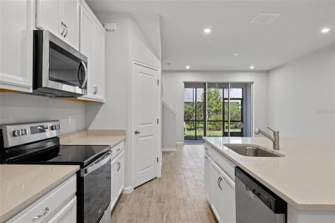 Townhouse in PARKVIEW AT LONG LAKE RANCH in Lutz, Florida 3 bedrooms, 156.08 sq.m. № 1895105 - photo 6