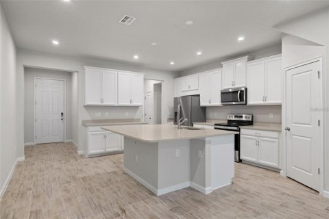 Townhouse in PARKVIEW AT LONG LAKE RANCH in Lutz, Florida 3 bedrooms, 156.08 sq.m. № 1895105 - photo 8