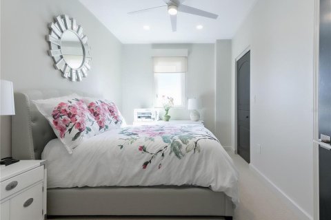 Condominio en venta en Saint Petersburg, Florida, 3 dormitorios, 155.61 m2 № 1819332 - foto 27