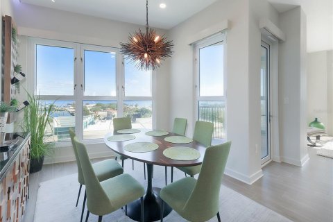 Condominio en venta en Saint Petersburg, Florida, 3 dormitorios, 155.61 m2 № 1819332 - foto 12