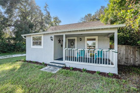 House in Zephyrhills, Florida 3 bedrooms, 98.85 sq.m. № 2211940