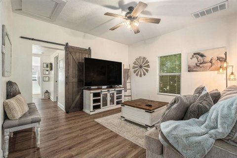 Villa ou maison à vendre à Zephyrhills, Floride: 3 chambres, 98.85 m2 № 2211940 - photo 5