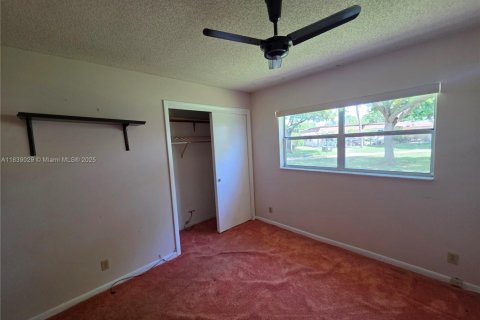 Villa ou maison à vendre à Deerfield Beach, Floride: 2 chambres, 93.65 m2 № 1825728 - photo 4