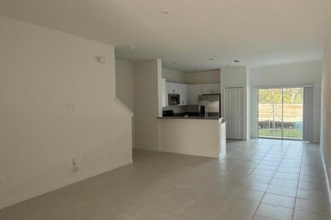 Adosado en alquiler en San Antonio, Florida, 3 dormitorios, 154.78 m2 № 1835960 - foto 2