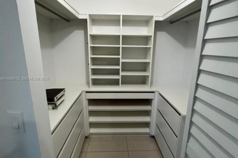 Casa en alquiler en Miami Lakes, Florida, 1 dormitorio, 65.03 m2 № 2051806 - foto 9