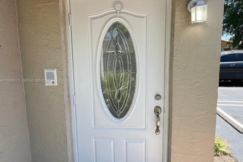 Casa en alquiler en Miami Lakes, Florida, 1 dormitorio, 65.03 m2 № 2051806 - foto 4