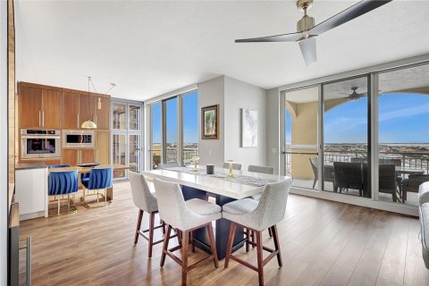 Condo in Palmetto, Florida, 3 bedrooms  № 1908650 - photo 15