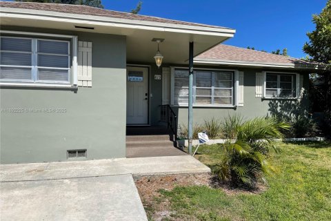 Casa en alquiler en Lake Worth, Florida, 3 dormitorios, 145.48 m2 № 1946210 - foto 15