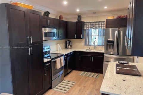 Casa en alquiler en Lake Worth, Florida, 3 dormitorios, 145.48 m2 № 1946210 - foto 4