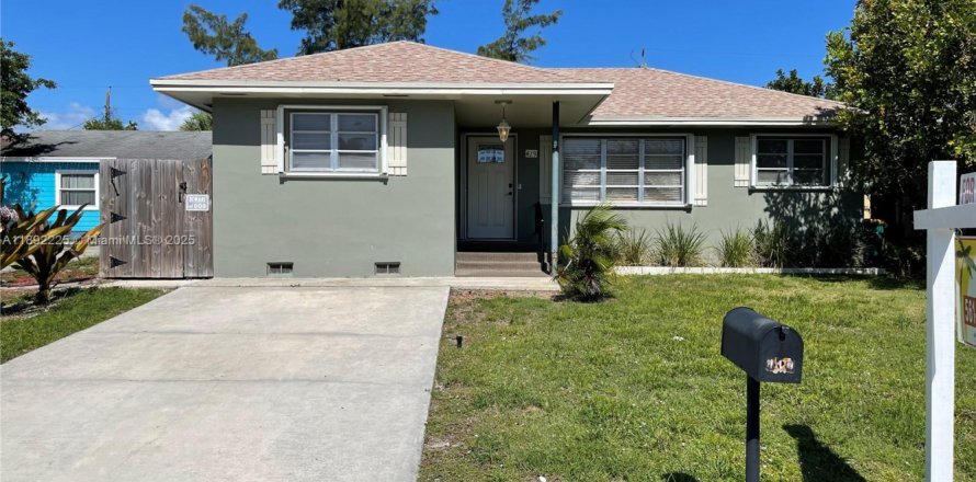 Casa en Lake Worth, Florida 3 dormitorios, 145.48 m2 № 1946210