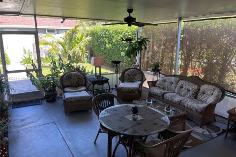 Casa en alquiler en Lake Worth, Florida, 3 dormitorios, 145.48 m2 № 1946210 - foto 3