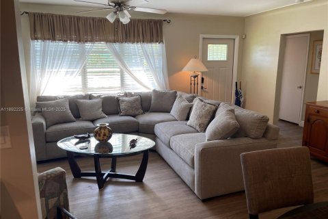 Casa en alquiler en Lake Worth, Florida, 3 dormitorios, 145.48 m2 № 1946210 - foto 7