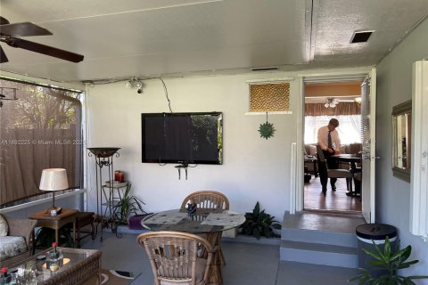 Casa en alquiler en Lake Worth, Florida, 3 dormitorios, 145.48 m2 № 1946210 - foto 2