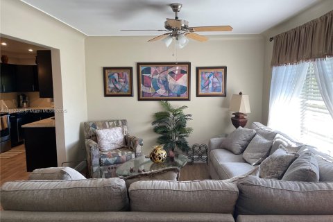 Casa en alquiler en Lake Worth, Florida, 3 dormitorios, 145.48 m2 № 1946210 - foto 8