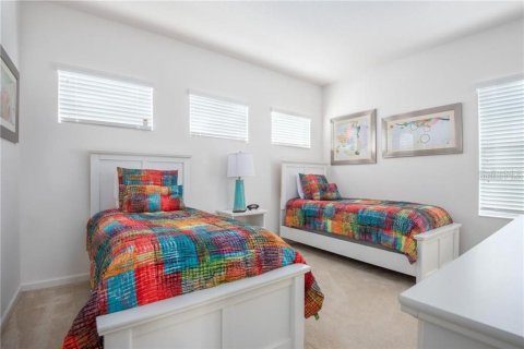 House in Kissimmee, Florida 6 bedrooms, 343.83 sq.m. № 1530561 - photo 11