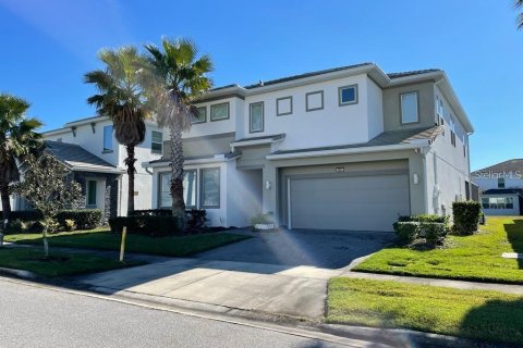 Casa en venta en Kissimmee, Florida, 6 dormitorios, 343.83 m2 № 1530561 - foto 2
