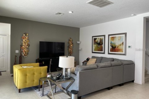 Casa en venta en Kissimmee, Florida, 6 dormitorios, 343.83 m2 № 1530561 - foto 3