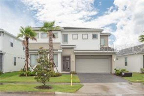 Casa en venta en Kissimmee, Florida, 6 dormitorios, 343.83 m2 № 1530561 - foto 1