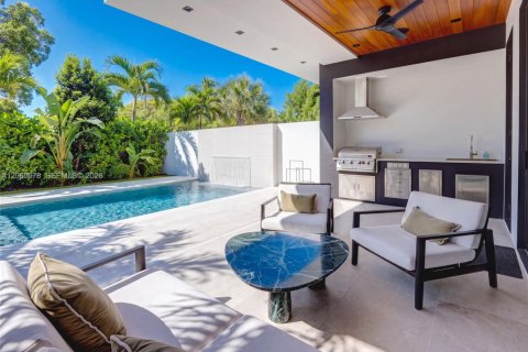 Villa ou maison à vendre à Miami, Floride: 4 chambres, 329.25 m2 № 2293921 - photo 6