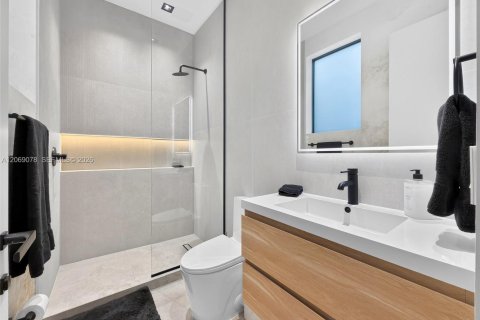 Villa ou maison à vendre à Miami, Floride: 4 chambres, 329.25 m2 № 2293921 - photo 23