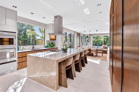 Villa ou maison à vendre à Miami, Floride: 4 chambres, 329.25 m2 № 2293921 - photo 13