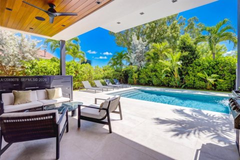 Villa ou maison à vendre à Miami, Floride: 4 chambres, 329.25 m2 № 2293921 - photo 7