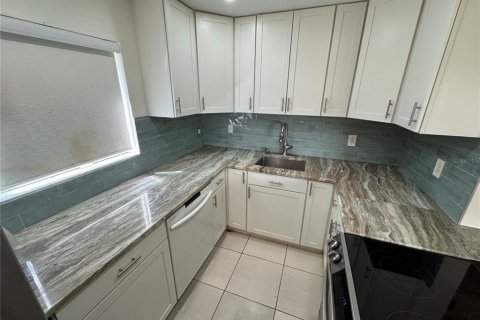 Copropriété à louer à Palm Harbor, Floride: 2 chambres, 84.26 m2 № 1761418 - photo 21
