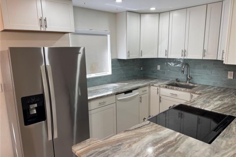Copropriété à louer à Palm Harbor, Floride: 2 chambres, 84.26 m2 № 1761418 - photo 14