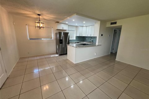 Copropriété à louer à Palm Harbor, Floride: 2 chambres, 84.26 m2 № 1761418 - photo 9