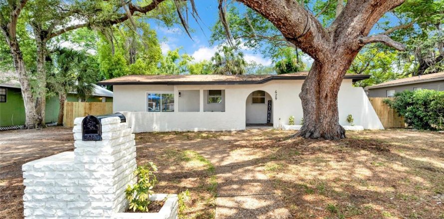 Villa ou maison à Tarpon Springs, Floride 3 chambres, 109.25 m2 № 2224528